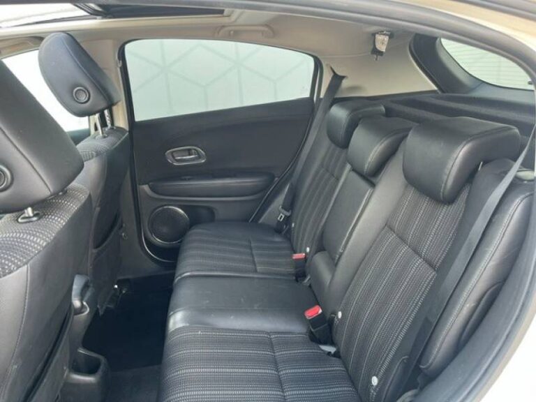 Honda HRV HR-V 1.5 i-VTEC Executive Navi CVT - Image 19 (July 17, 2026)