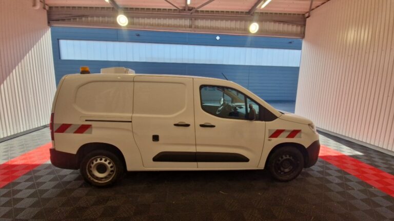 Citroën Berlingo VAN XL 950 BLUEHDI 130 SS EAT8 WORKER - Image 04 (July 17, 2026)