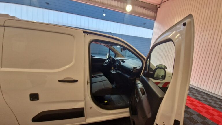 Citroën Berlingo VAN XL 950 BLUEHDI 130 SS EAT8 WORKER - Image 09 (July 17, 2026)