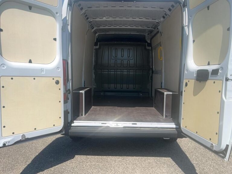 Peugeot Boxer II 2.2 140 CH 3.5T 951km - Image 12 (July 17, 2026)