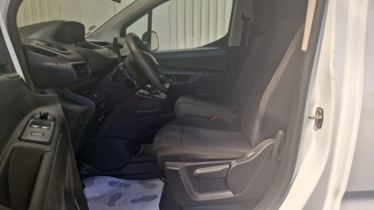 Peugeot Partner PURETECH 110 S&S STANDARD 650KG PREMIUM - Image 10 (July 17, 2026)