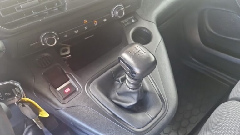 Peugeot Partner PURETECH 110 S&S STANDARD 650KG PREMIUM - Image 13 (July 17, 2026)