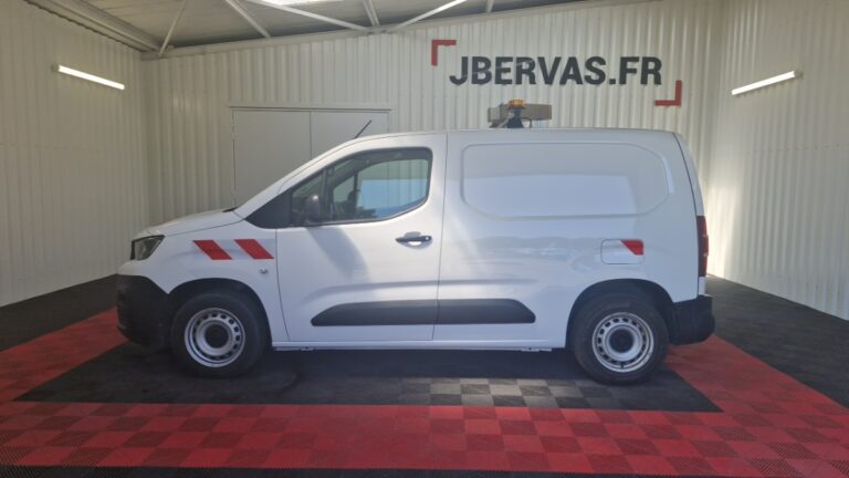 Peugeot Partner PURETECH 110 S&S STANDARD 650KG PREMIUM - Image 02 (July 17, 2026)