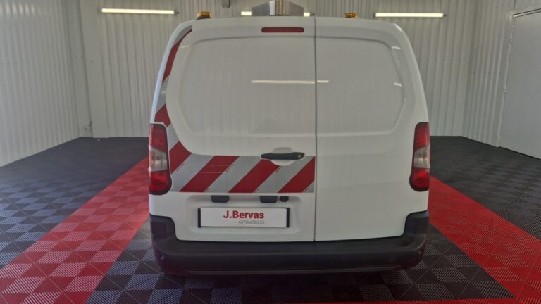 Peugeot Partner PURETECH 110 S&S STANDARD 650KG PREMIUM - Image 04 (July 17, 2026)