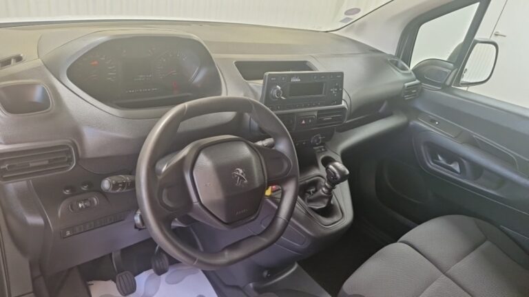 Peugeot Partner PURETECH 110 S&S STANDARD 650KG PREMIUM - Image 09 (July 17, 2026)