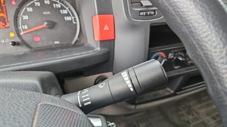 Renault-Trucks Maxity 3T5 DCI 130 CAISSE 20m3 + HAYON - Image 17 (July 17, 2026)