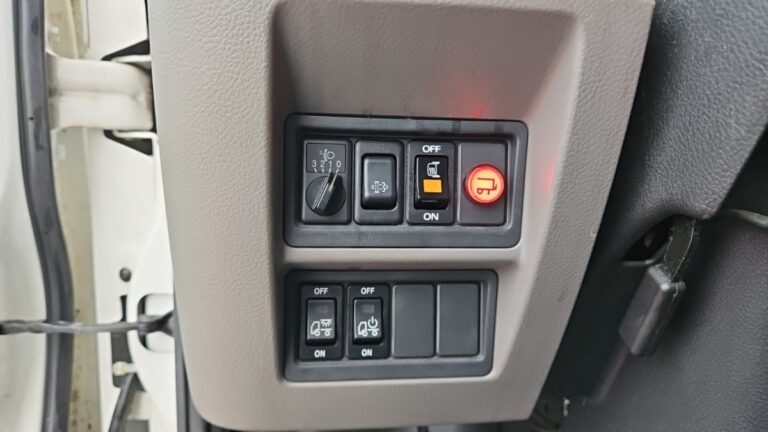 Renault-Trucks Maxity 3T5 DCI 130 CAISSE 20m3 + HAYON - Image 19 (July 17, 2026)