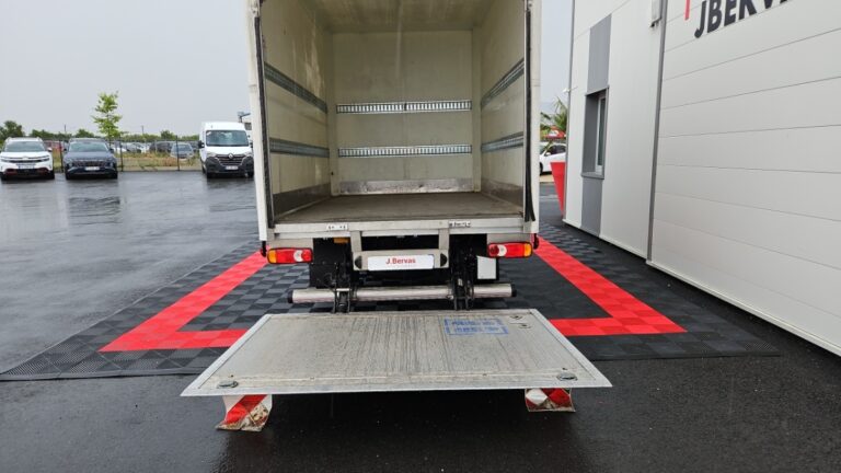 Renault-Trucks Maxity 3T5 DCI 130 CAISSE 20m3 + HAYON - Image 09 (July 17, 2026)