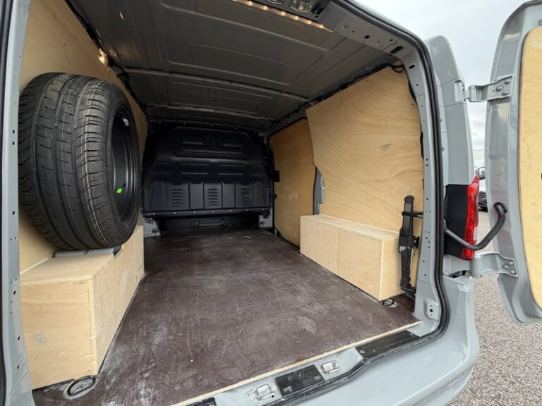 Mercedes Vito 114 CDI Fg Compact BVA Feux Led Carplay 34900HT - Image 16 (July 18, 2026)