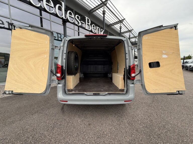 Mercedes Vito 114 CDI Fg Compact BVA Feux Led Carplay 34900HT - Image 05 (July 18, 2026)