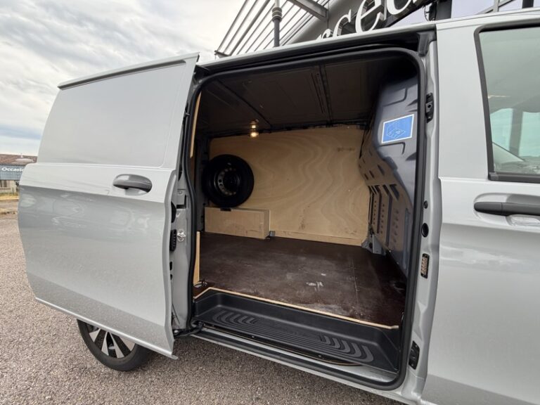 Mercedes Vito 114 CDI Fg Compact BVA Feux Led Carplay 34900HT - Image 08 (July 18, 2026)