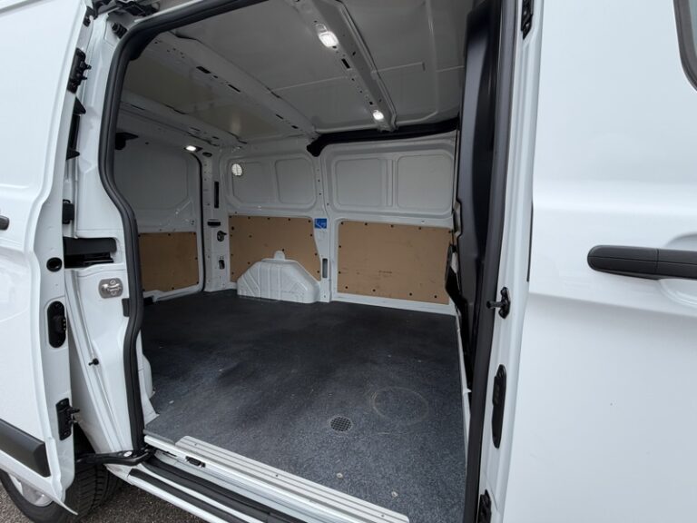 Ford Transit Custom 2.0 131 ch Trend Business Attelage 21990HT - Image 08 (July 18, 2026)
