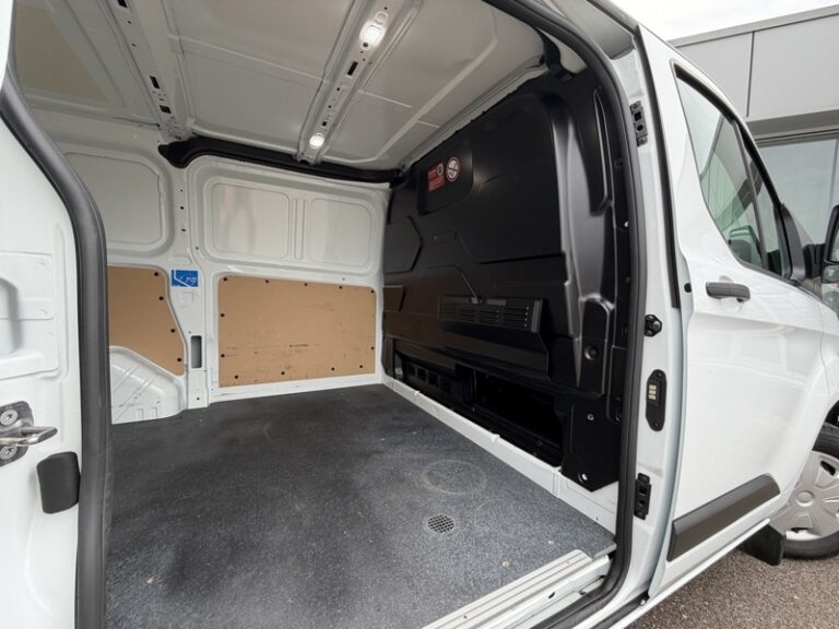 Ford Transit Custom 2.0 131 ch Trend Business Attelage 21990HT - Image 09 (July 18, 2026)
