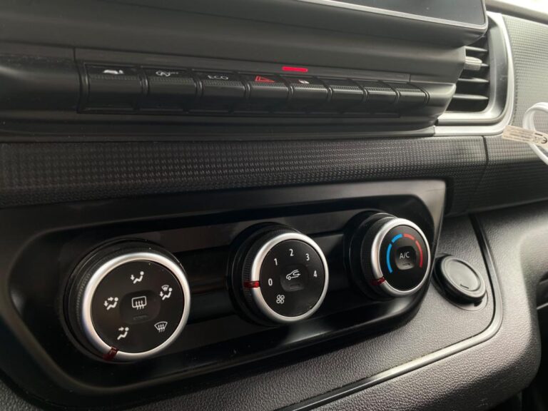 Renault Trafic GRD CONFORT 2.0DCI 130CV 2T8 13700HT – CAMERA/CARPLAY/GPS/ROUE DE SECOURS - Image 10 (July 18, 2026)