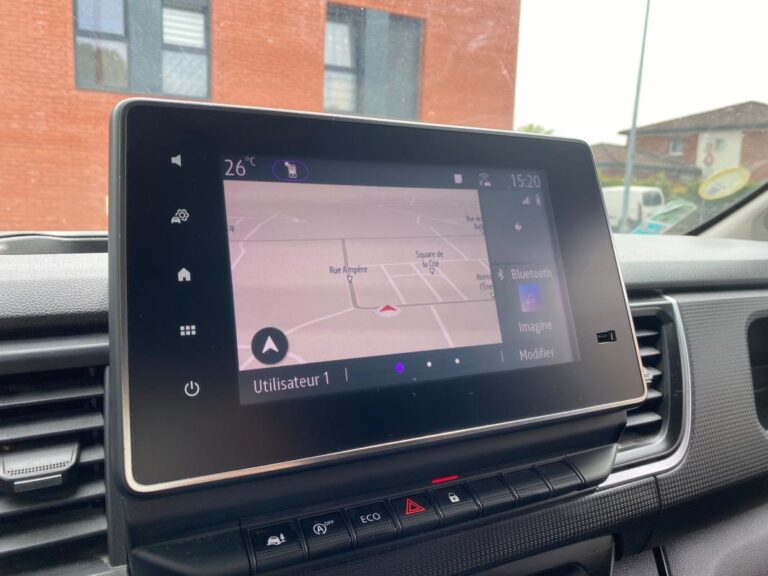 Renault Trafic GRD CONFORT 2.0DCI 130CV 2T8 13700HT – CAMERA/CARPLAY/GPS/ROUE DE SECOURS - Image 15 (July 18, 2026)
