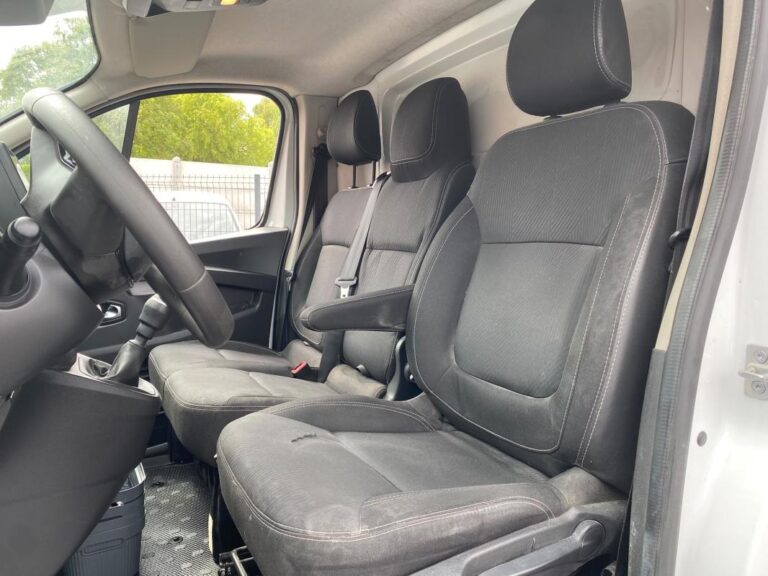 Renault Trafic GRD CONFORT 2.0DCI 130CV 2T8 13700HT – CAMERA/CARPLAY/GPS/ROUE DE SECOURS - Image 06 (July 18, 2026)