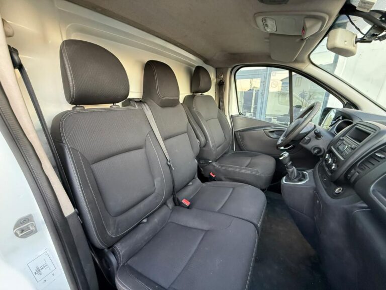 Renault Trafic 2.0 BLUE DCI 120 CH COMFORT TVA RECUPERABLE GARANTIE 6 MOIS / REPRISE POSSIBLE - Image 12 (July 18, 2026)