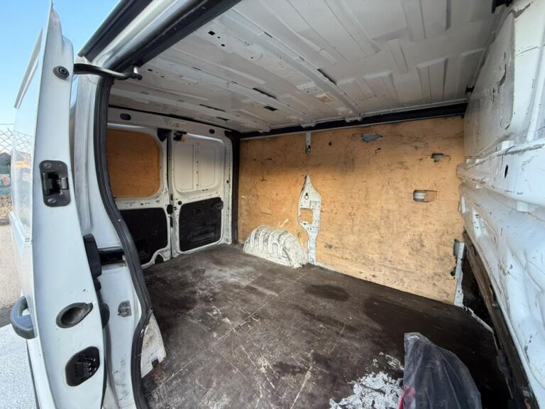 Renault Trafic 2.0 BLUE DCI 120 CH COMFORT TVA RECUPERABLE GARANTIE 6 MOIS / REPRISE POSSIBLE - Image 13 (July 18, 2026)