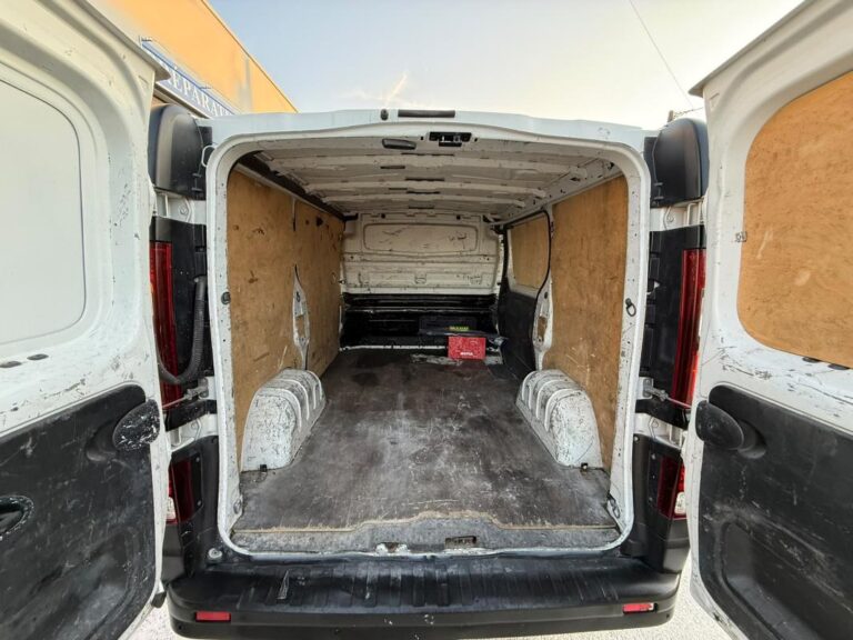 Renault Trafic 2.0 BLUE DCI 120 CH COMFORT TVA RECUPERABLE GARANTIE 6 MOIS / REPRISE POSSIBLE - Image 14 (July 18, 2026)