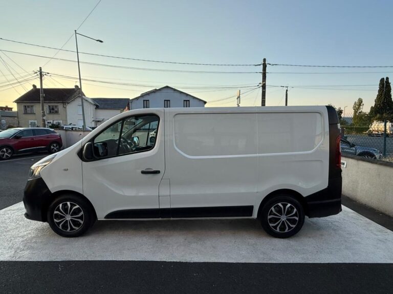 Renault Trafic 2.0 BLUE DCI 120 CH COMFORT TVA RECUPERABLE GARANTIE 6 MOIS / REPRISE POSSIBLE - Image 04 (July 18, 2026)