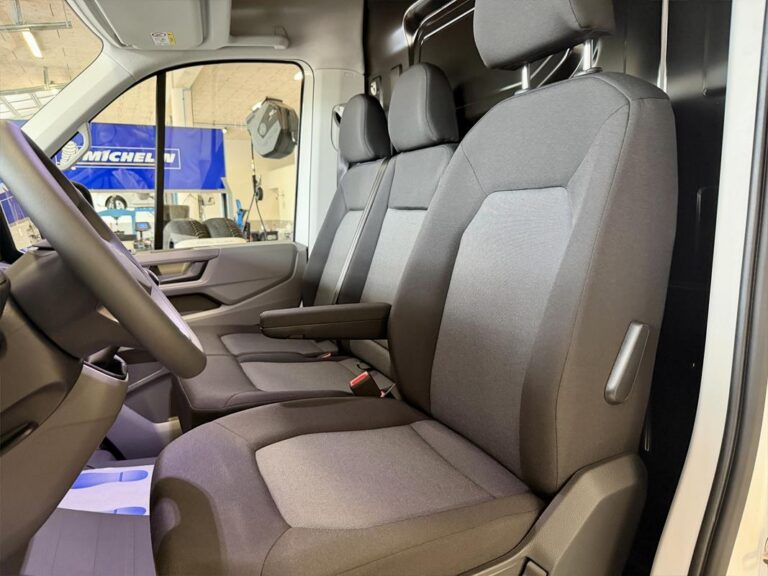 Volkswagen Crafter 35 2.0 TDI 140 BUSINESS - Image 08 (July 18, 2026)