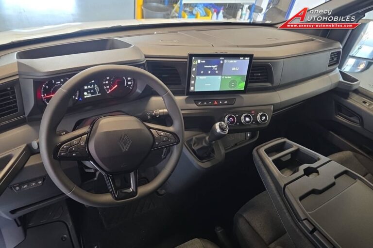 Renault Master Fourgon BLUE DCI 130 3T5 TR EXTRA - Image 12 (July 20, 2026)