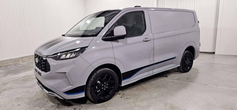 Ford Transit Custom FOURGON 320 2.0 ECOBLUE 170 CH BVA8 SPORT - Image 01 (July 20, 2026)