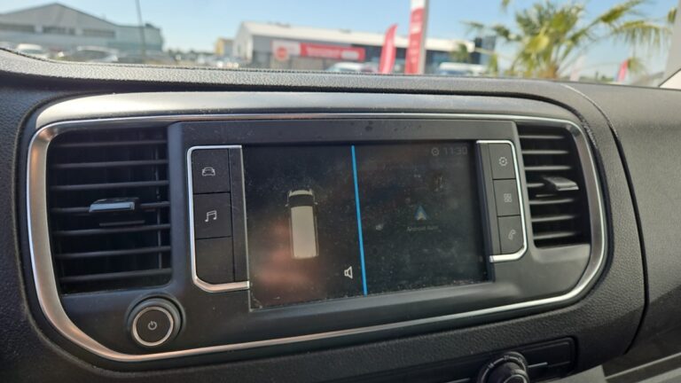 Peugeot Expert FOURGON tole standard 1.5 bluehdi 120 ss bvm6 premium - Image 17 (July 20, 2026)