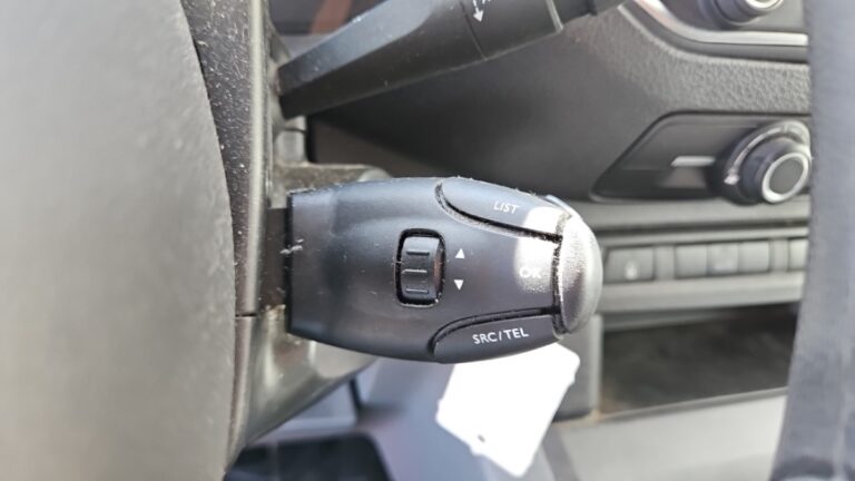Peugeot Expert FOURGON tole standard 1.5 bluehdi 120 ss bvm6 premium - Image 18 (July 20, 2026)