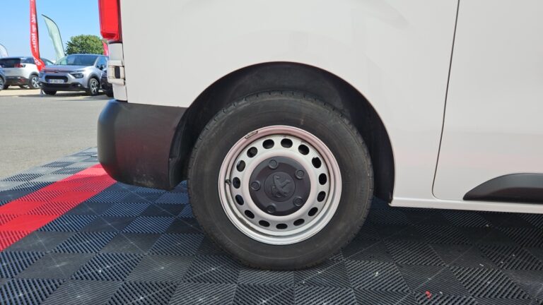 Peugeot Expert FOURGON tole standard 1.5 bluehdi 120 ss bvm6 premium - Image 08 (July 20, 2026)