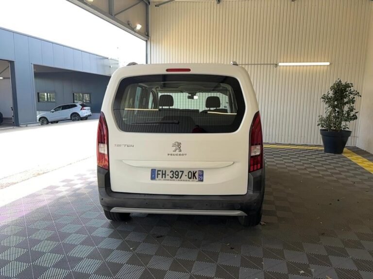 Peugeot Rifter STANDARD PURETECH 110 SS BVM6 ALLURE - Image 07 (July 20, 2026)