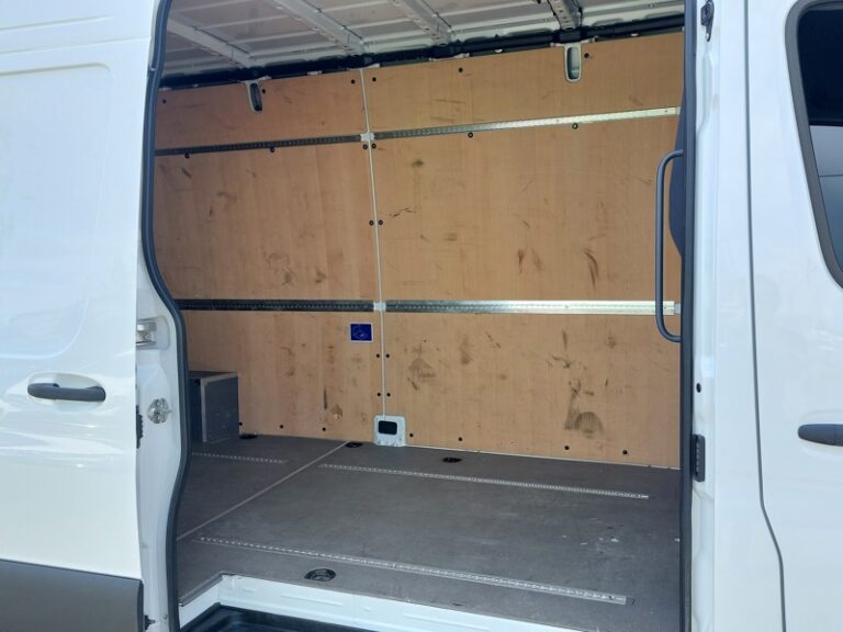 Mercedes Sprinter 317 CDI Fourgon 14m3 170CH BVA 38900€HT Garan - Image 06 (July 21, 2026)