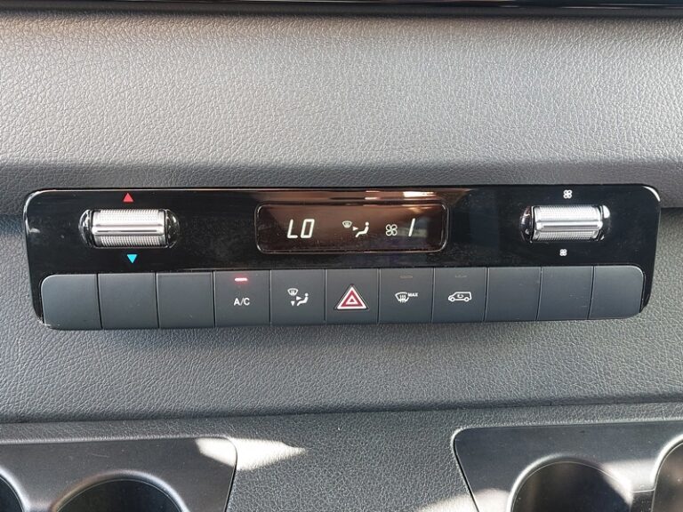 Mercedes Sprinter 317 CDI Fourgon 14m3 170ch BVA 38900€HT Garan - Image 09 (July 21, 2026)