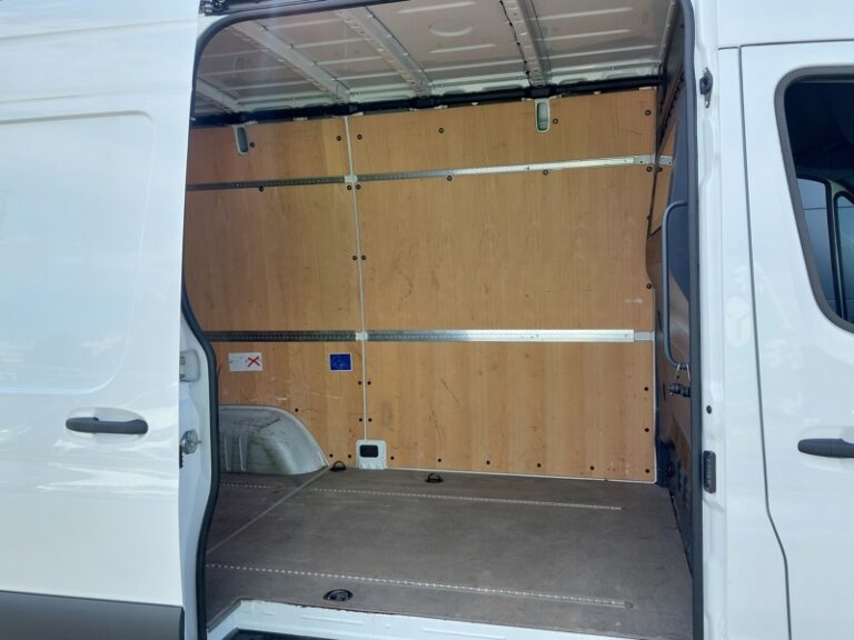 Mercedes Sprinter 317 CDI Fourgon 12m3 170CH BVA 34900€HT Garan - Image 06 (July 21, 2026)