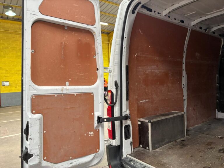 Renault Master FOURGON FGN TRAC F3300 DCI 135 GRAND CONFORT - Image 15 (July 21, 2026)