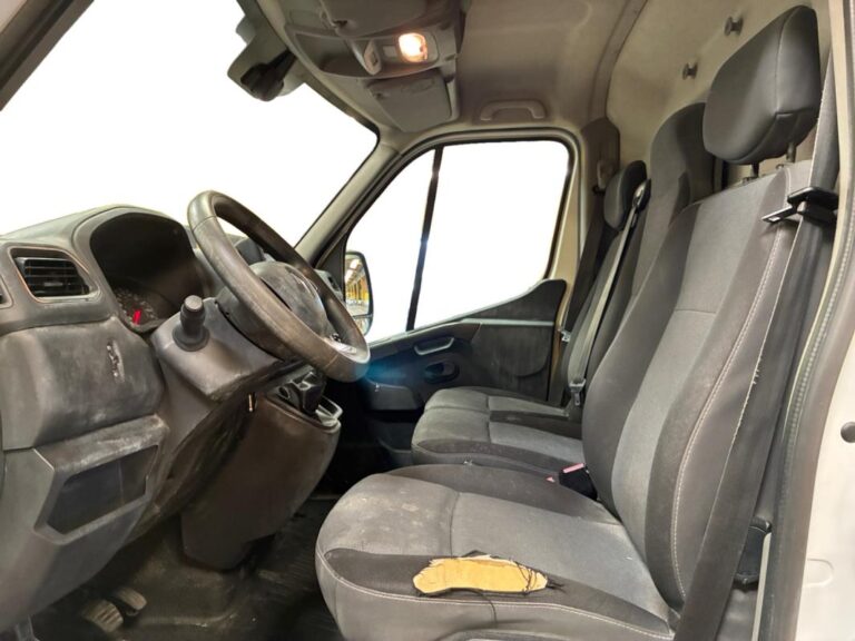 Renault Master FOURGON FGN TRAC F3300 DCI 135 GRAND CONFORT - Image 09 (July 21, 2026)