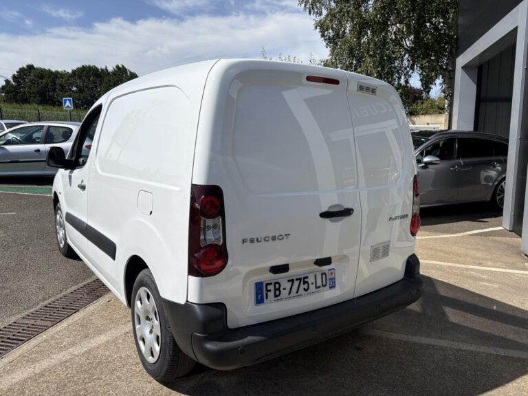 Peugeot Partner 1.6 HDI PREMIUM PACK – APPLE CAR PLAY - Image 04 (July 21, 2026)