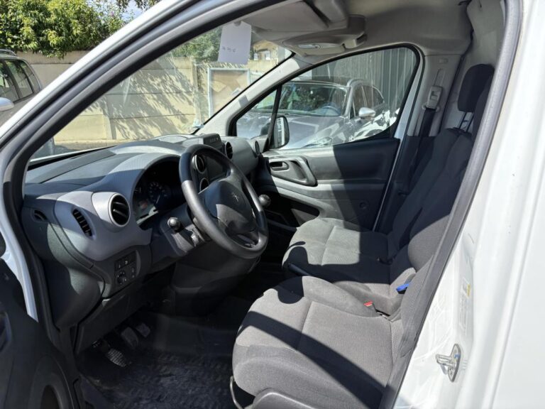 Peugeot Partner 1.6 HDI PREMIUM PACK – APPLE CAR PLAY - Image 06 (July 21, 2026)
