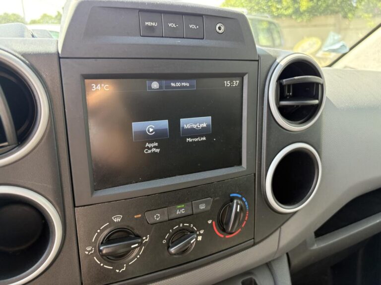 Peugeot Partner 1.6 HDI PREMIUM PACK – APPLE CAR PLAY - Image 09 (July 21, 2026)