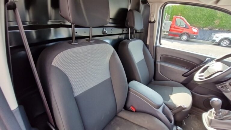 Renault Kangoo Express GRAND VOLUME BLUE DCI 95 EXTRA R-LINK - Image 05 (July 21, 2026)