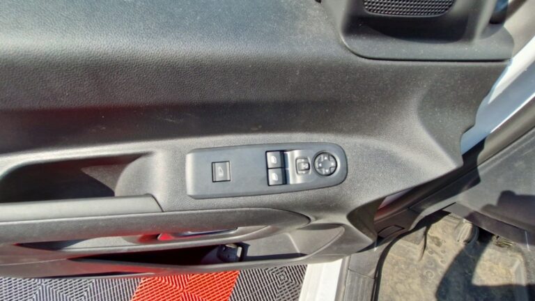Peugeot Partner FOURGON M 650 KG PURETECH 110 SS BVM6 - Image 12 (July 21, 2026)
