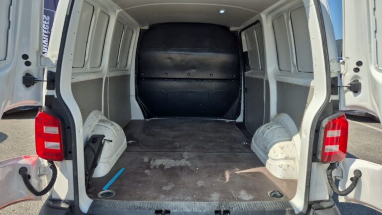 Volkswagen Transporter FOURGON tole 2.0 tdi 102 business line - Image 13 (July 21, 2026)