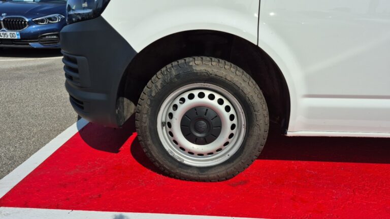 Volkswagen Transporter FOURGON tole 2.0 tdi 102 business line - Image 09 (July 21, 2026)