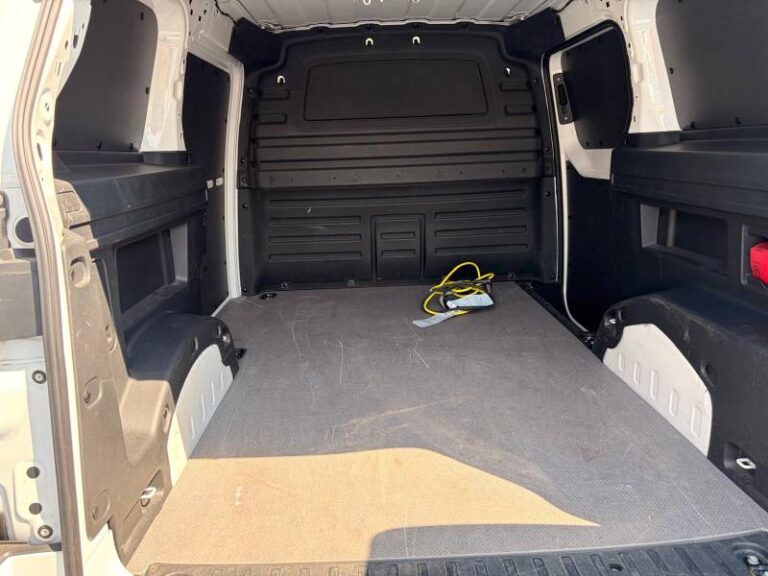 Volkswagen ID. BUZZ CARGO 204 CH - Image 06 (July 21, 2026)