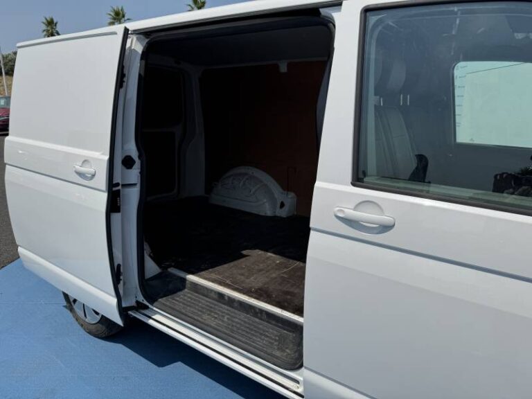 Volkswagen Transporter FOURGON 6.1 VAN 2.0 TDI 150 DSG7 BUSINESS PLUS - Image 04 (July 21, 2026)