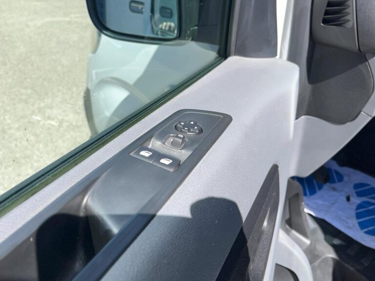 Peugeot Expert III 2.0 BLUEHDI 120 S&S STANDARD PREMIUM - Image 14 (July 21, 2026)