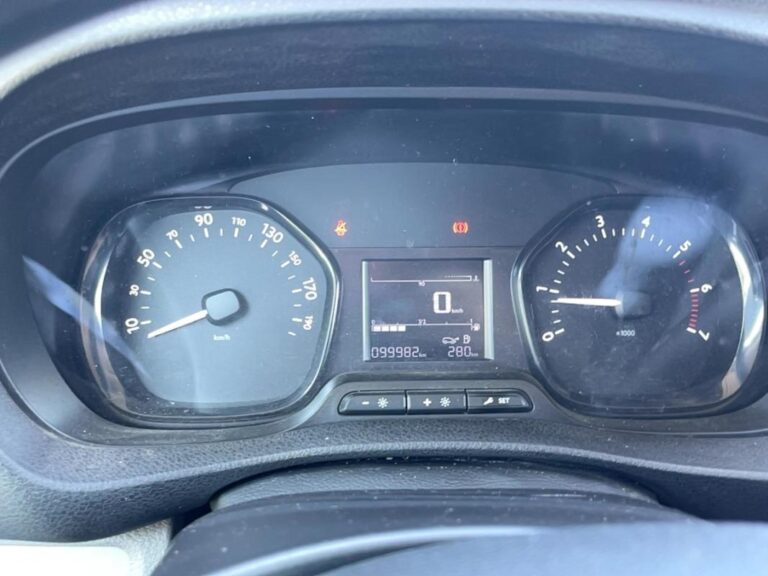 Peugeot Expert III 2.0 BLUEHDI 120 S&S STANDARD PREMIUM - Image 18 (July 21, 2026)