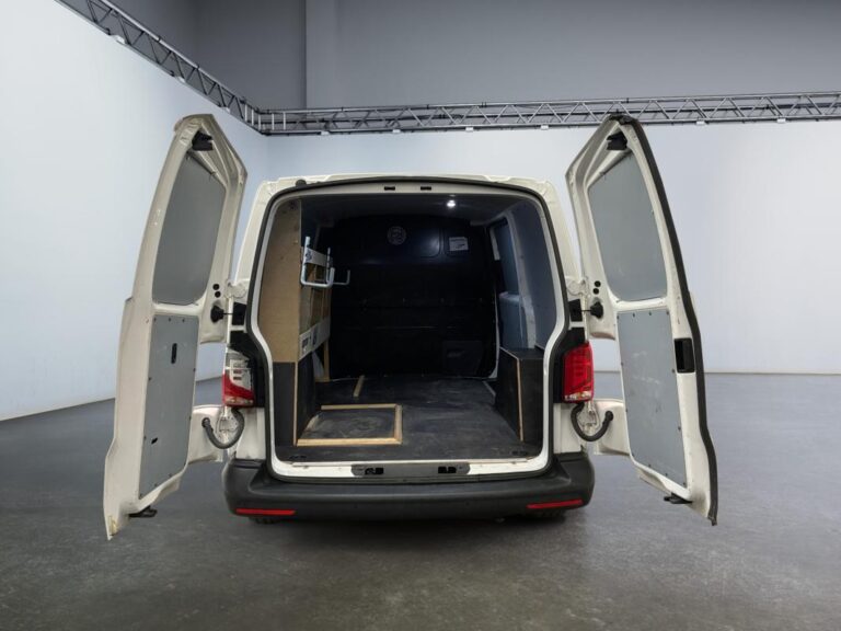Volkswagen Transporter 6.1 VAN 2.0 TDI 110 BVM5 BUSINESS - Image 20 (July 22, 2026)