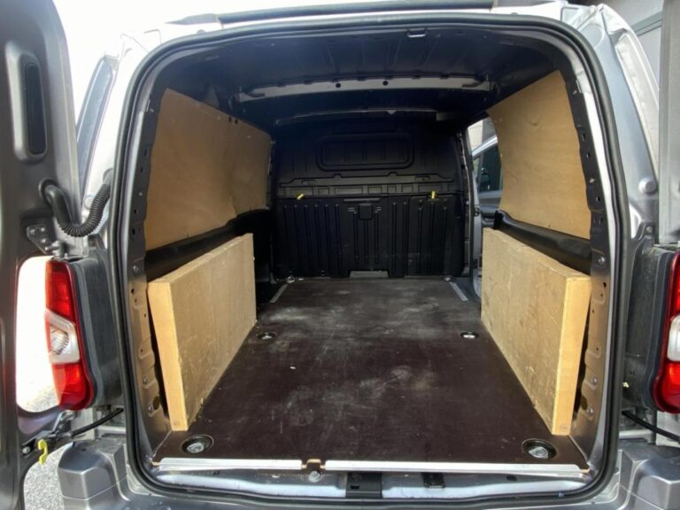 Peugeot Partner III HDI 130 EAT8 S&S 950KG LONG ASPHALT - Image 13 (July 22, 2026)