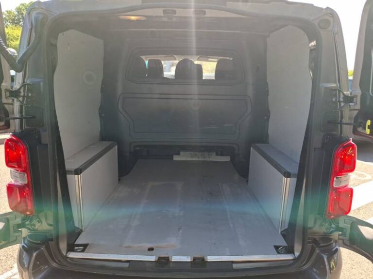 Peugeot Expert CA STANDARD BLUEHDI 180 S&S EAT8 FIXE ASPHALT - Image 14 (July 22, 2026)